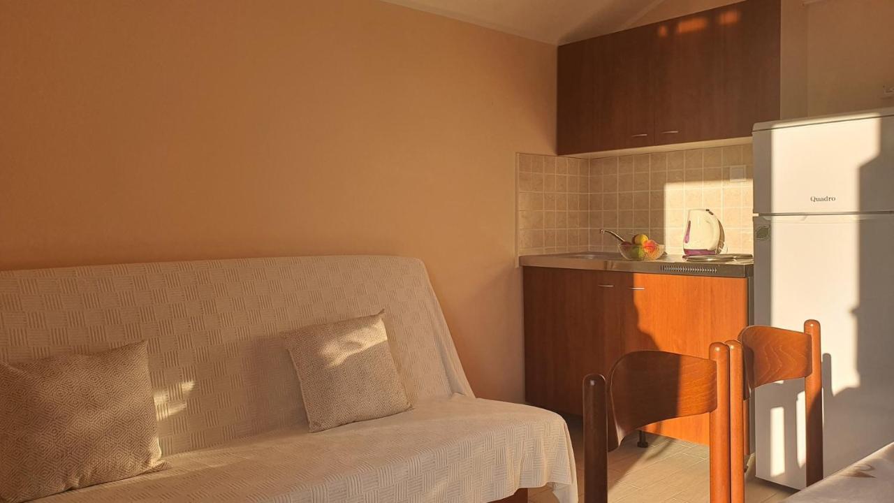 Apartmani Anita 扎博里克 外观 照片