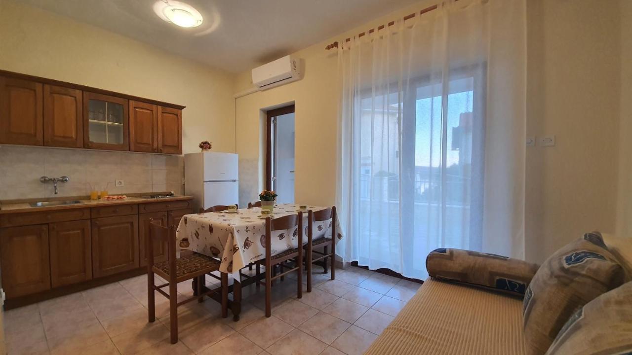 Apartmani Anita 扎博里克 外观 照片